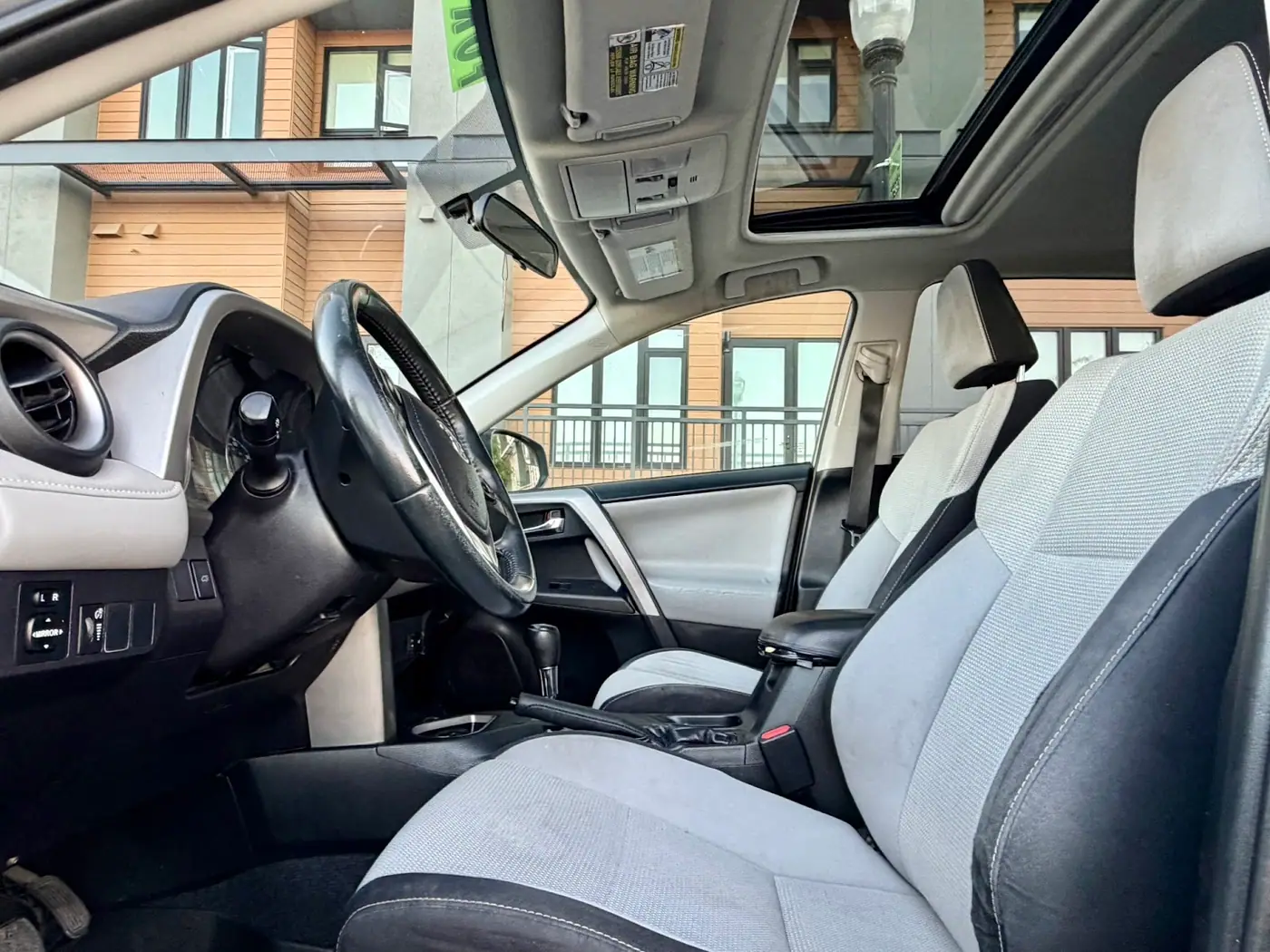 2016 Toyota RAV4 XLE for sale in Sacramento — photo 6