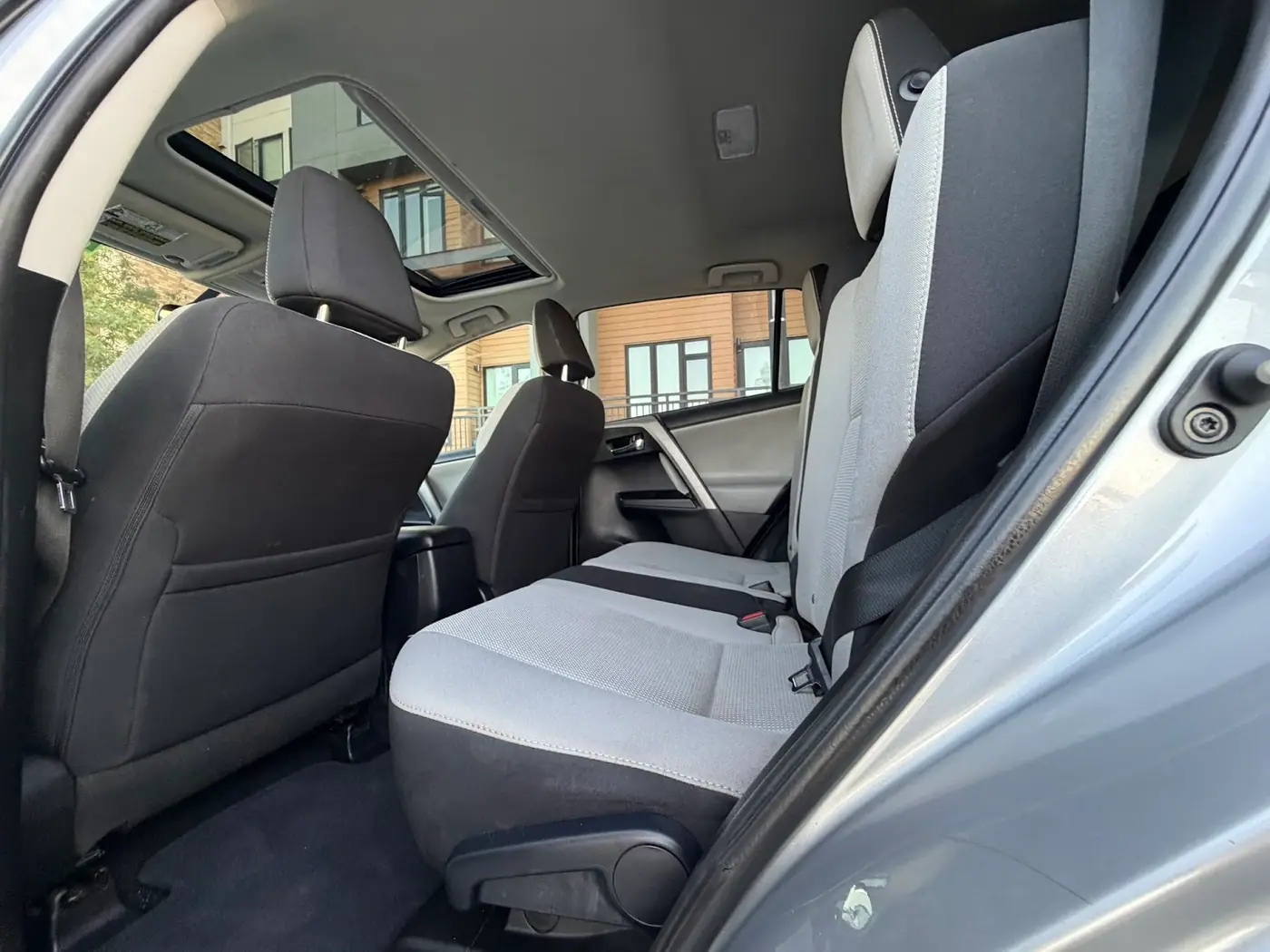 2016 Toyota RAV4 XLE for sale in Sacramento — photo 7