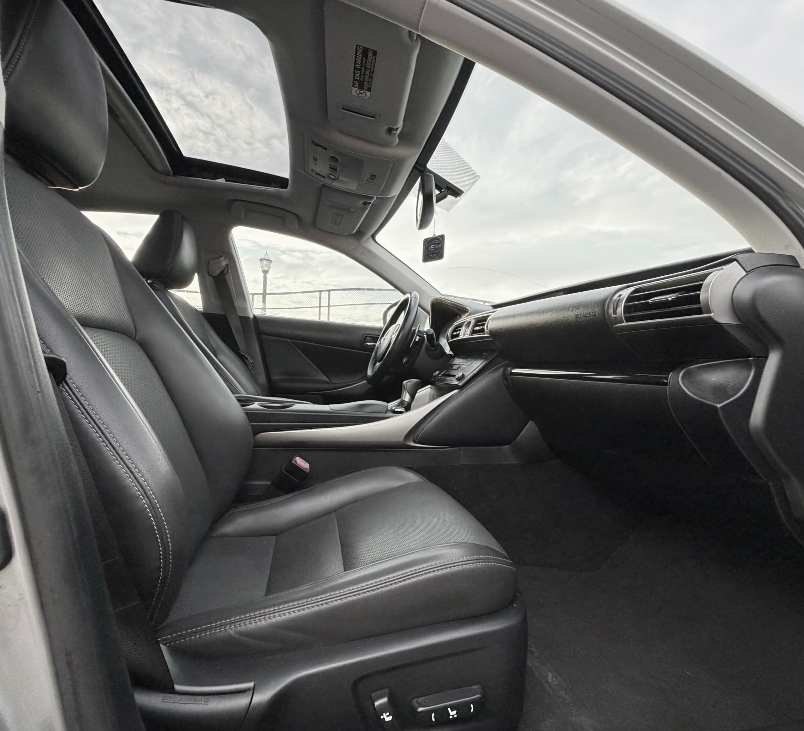 2015 Lexus Is photo