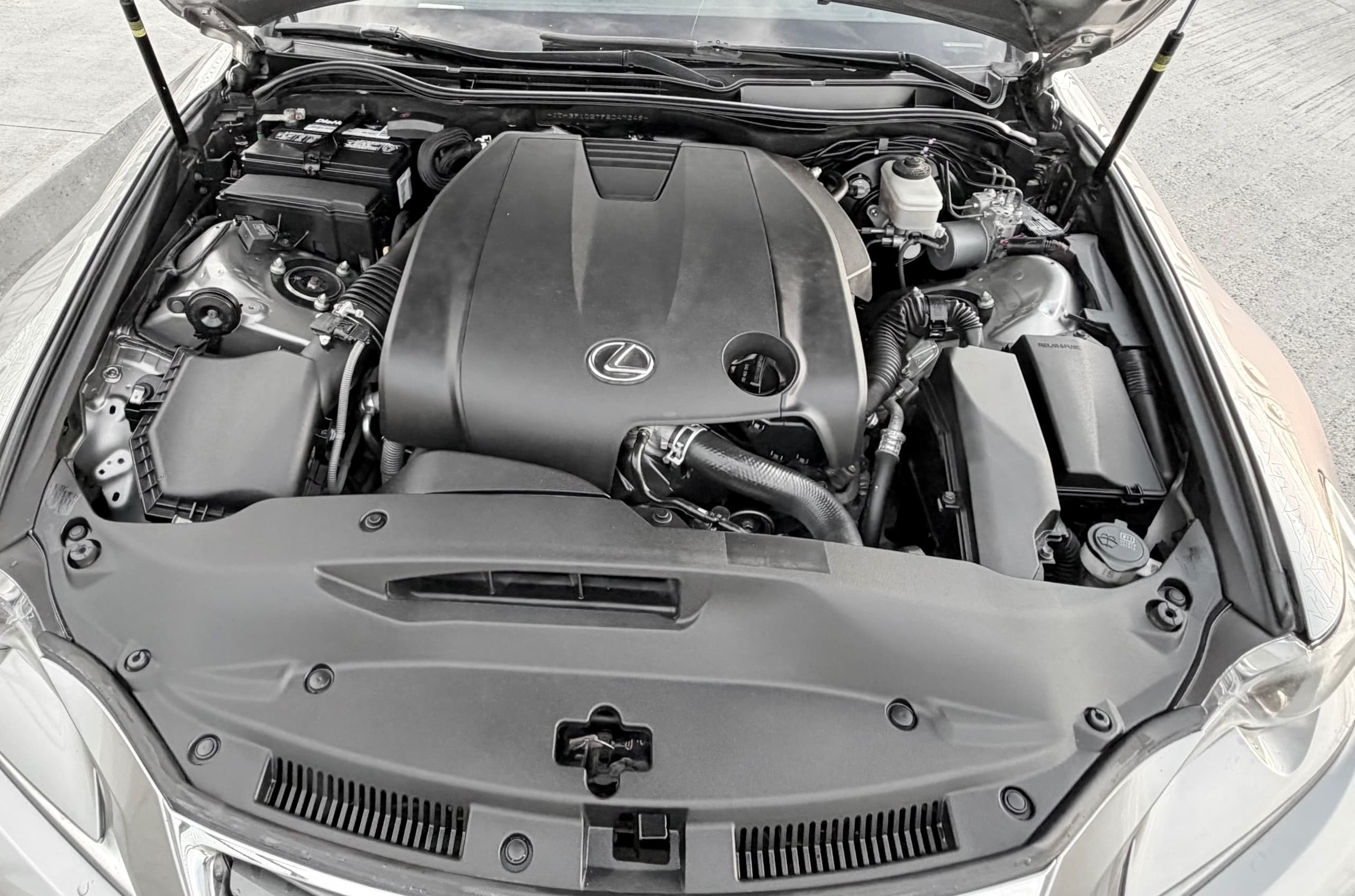 2015 Lexus Is photo